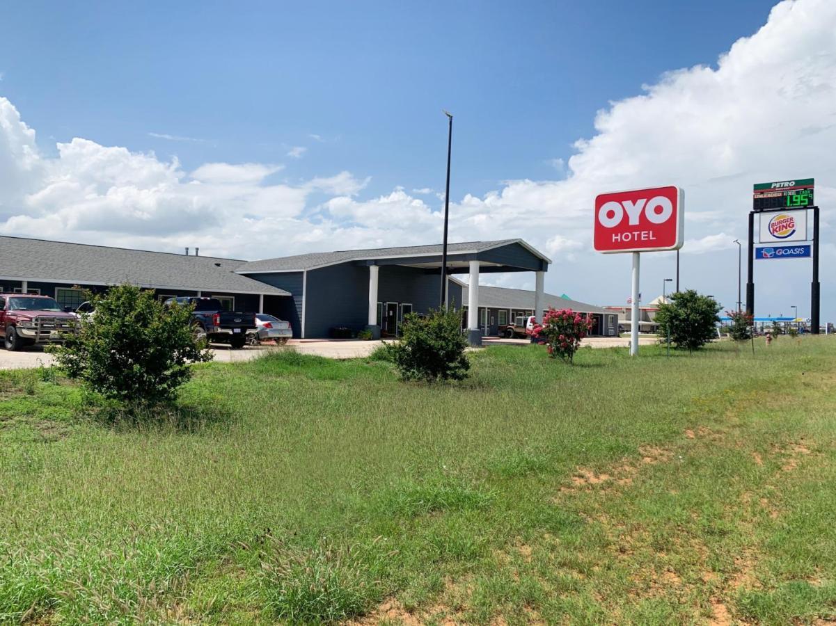 OYO Hotel Pearsall I-35 West Exteriör bild