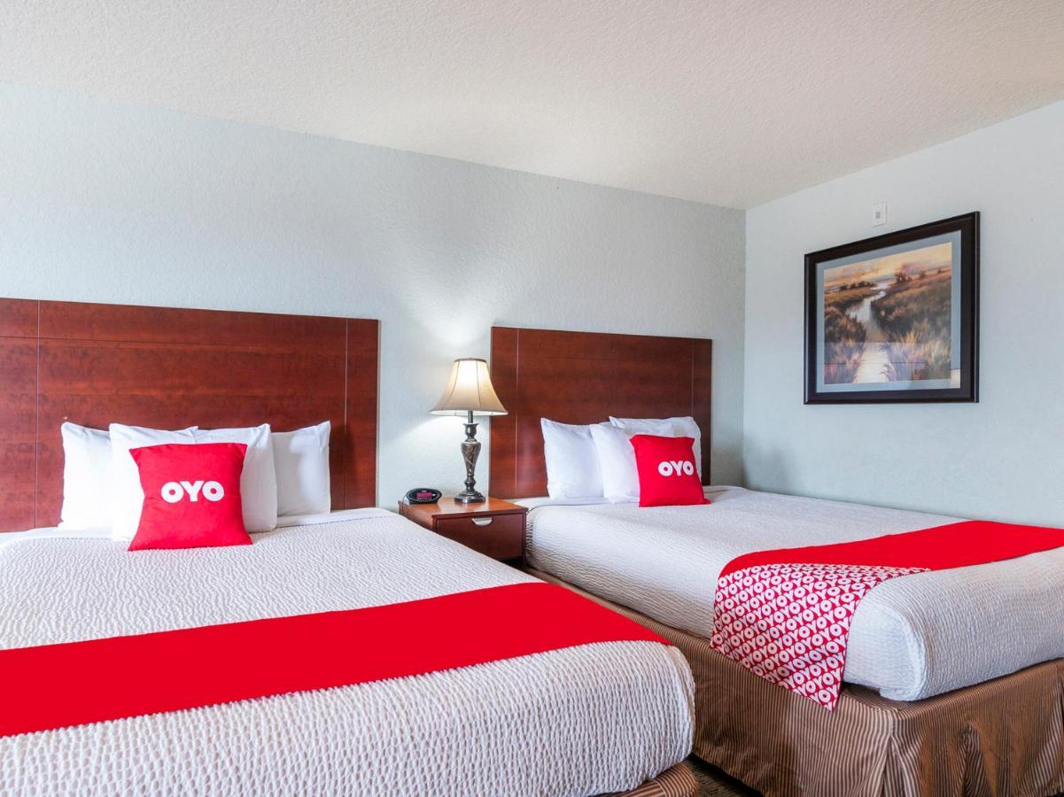 OYO Hotel Pearsall I-35 West Exteriör bild