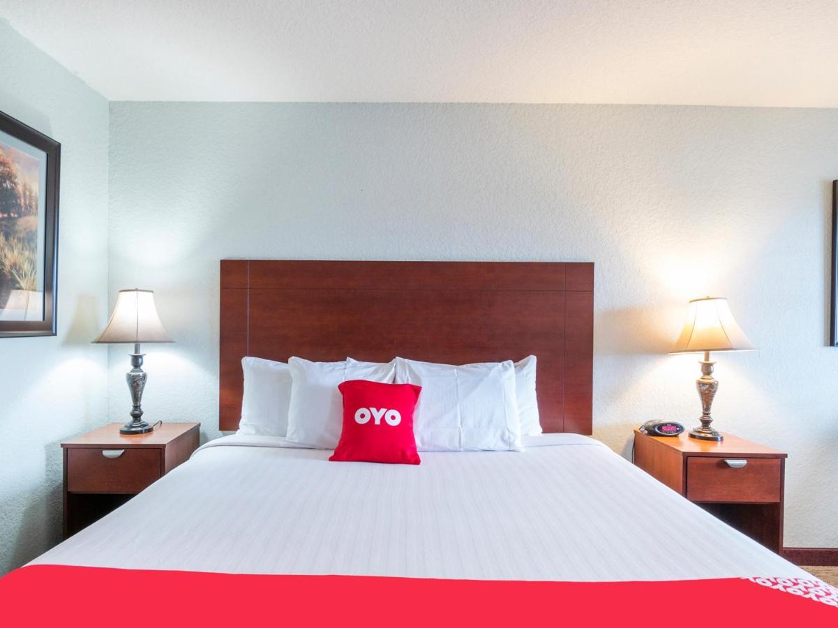 OYO Hotel Pearsall I-35 West Exteriör bild