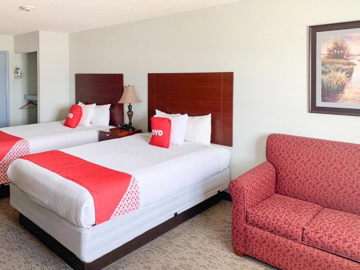 OYO Hotel Pearsall I-35 West Exteriör bild